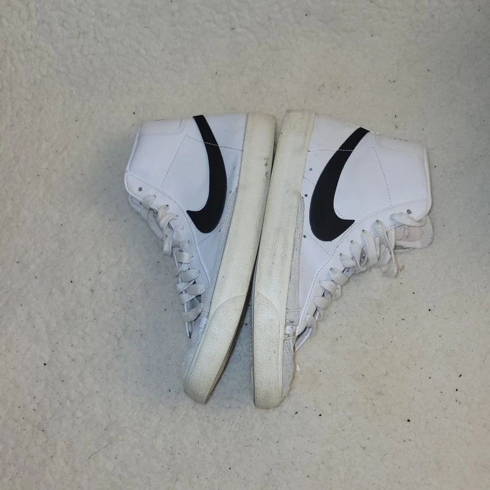 Nike White Black Blazer Mid 77 Suede Shoes Sneakers Men's‎ Size 8.5  Vtg